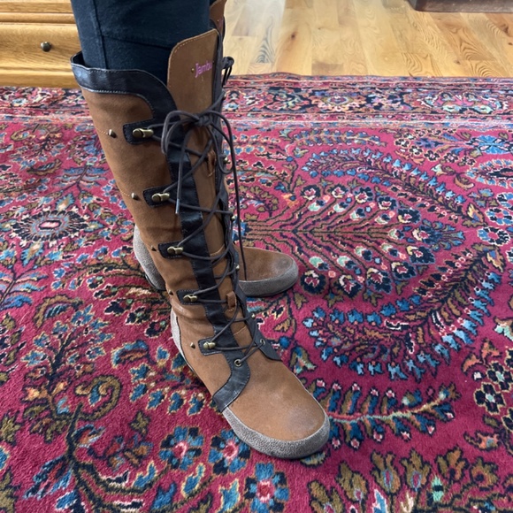 Jambi tall boot - Picture 2 of 3